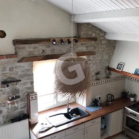 Holiday home Maison En Pierres Avec Jardin, 7 Km Des Plages, 6 Pers, 3 - - Fr-1-357-253 *