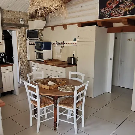 Hébergement de vacances Maison En Pierres Avec Jardin, 7 Km Des Plages, 6 Pers, 3 - - Fr-1-357-253 Le Bernard