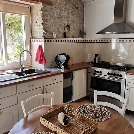 Maison En Pierres Avec Jardin, 7 Km Des Plages, 6 Pers, 3 - - Fr-1-357-253 *