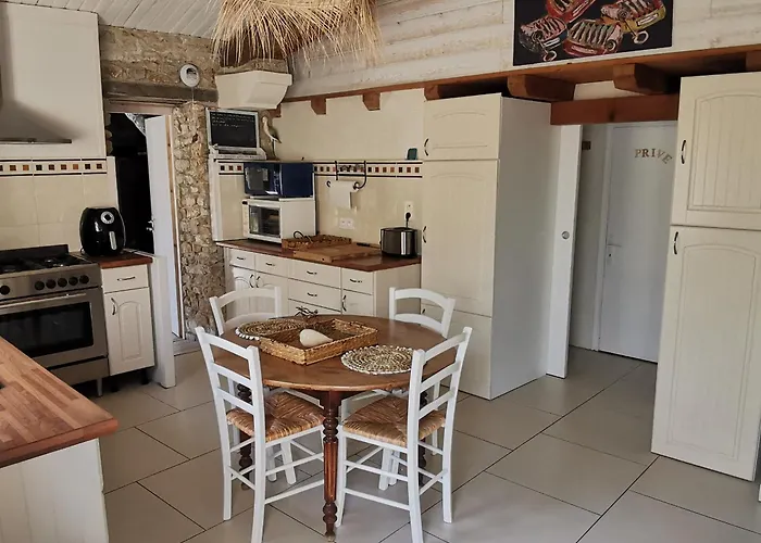 בית נופש Maison En Pierres Avec Jardin, 7 Km Des Plages, 6 Pers, 3 - - Fr-1-194-393 Le Bernard