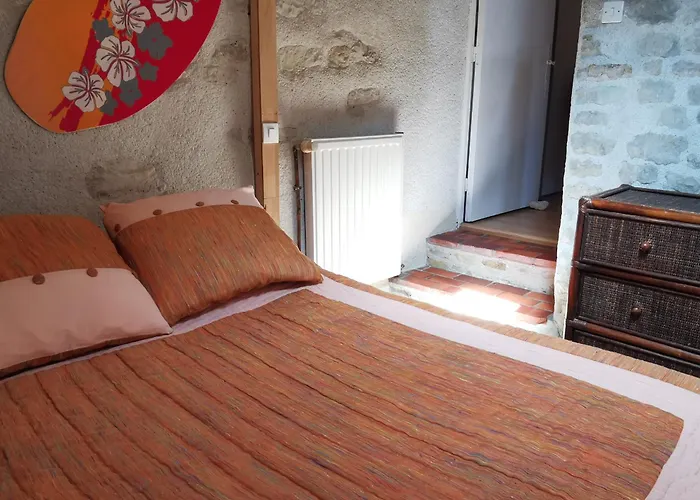 Maison En Pierres Avec Jardin, 7 Km Des Plages, 6 Pers, 3 - - Fr-1-194-393